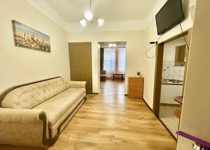 Apartamento двохкімнатні в центри на князя лева 11 *